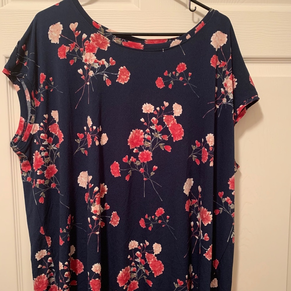 North crest floral printed plus size top